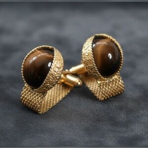 Vintage Mesh Wrap Cufflinks Brown Acrylic Cabochon, gold tone mesh